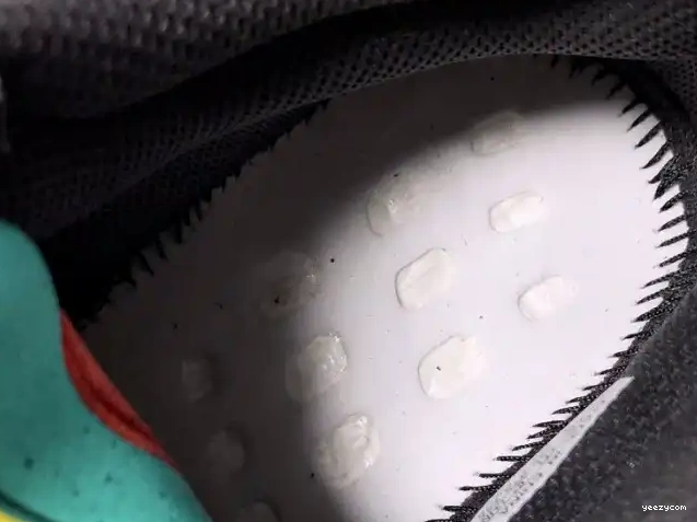 Boost Yeezy Black 700 FV5304 Adidas Utility 0510